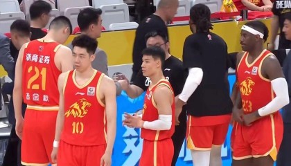 世界杯直播平台-广厦男篮24分大胜，2-1淘汰山西晋级四强，胡金秋15+7险受伤